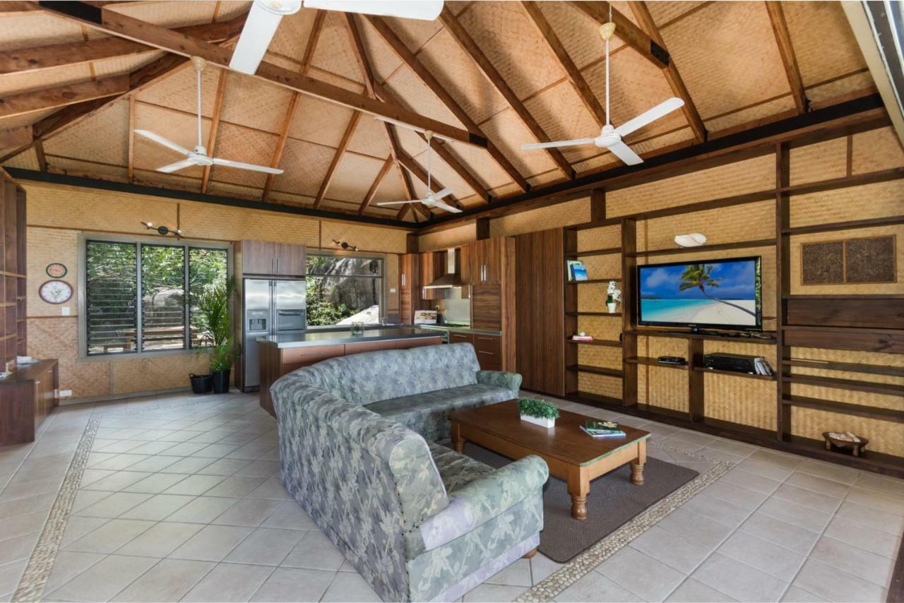 Absolute Beachfront Horseshoe Bay Exterior photo