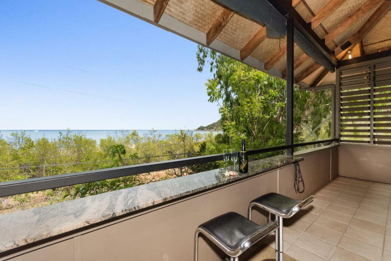 Absolute Beachfront Horseshoe Bay Exterior photo