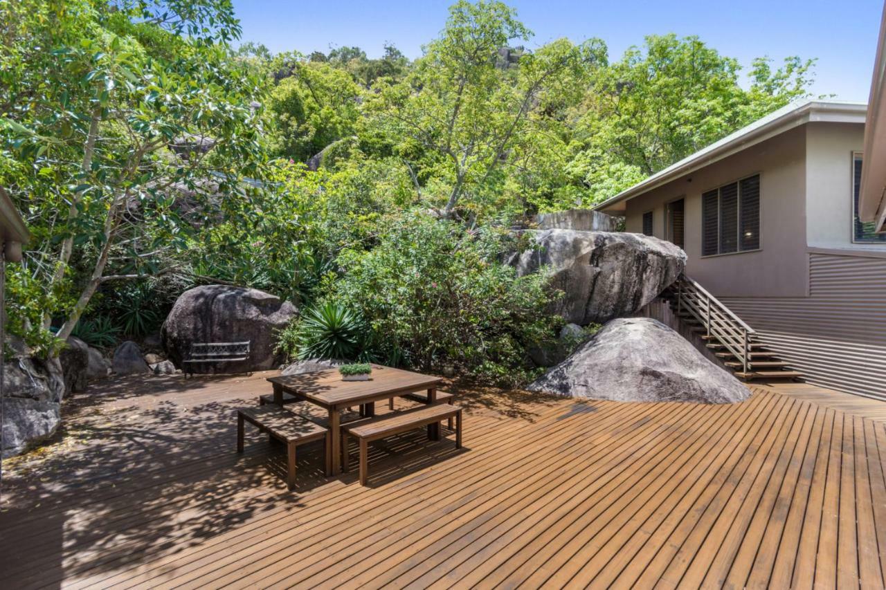 Absolute Beachfront Horseshoe Bay Exterior photo